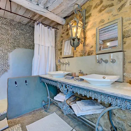 Le Clos Saint Saourde Pensión